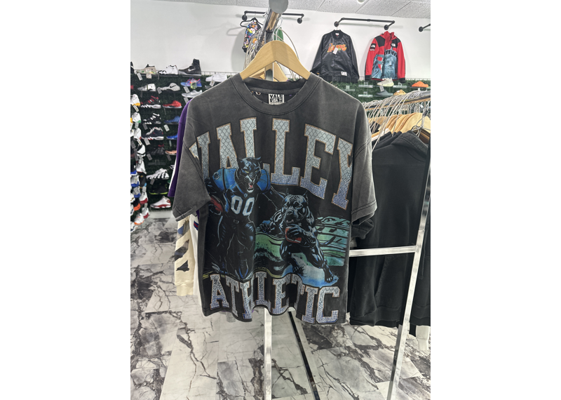 Panther stone tee