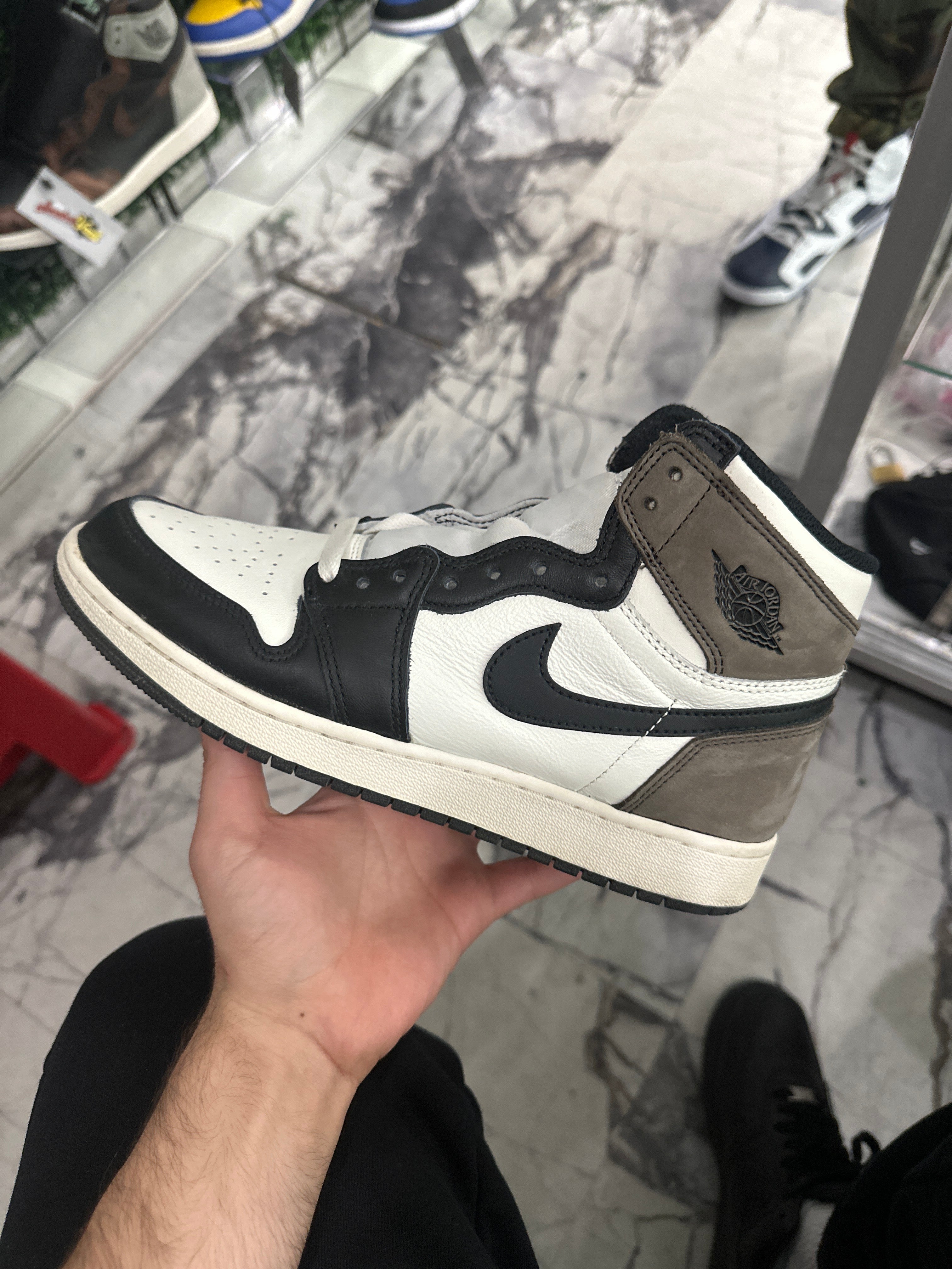 Air Jordan 1 Retro High OG GS Dark Mocha
