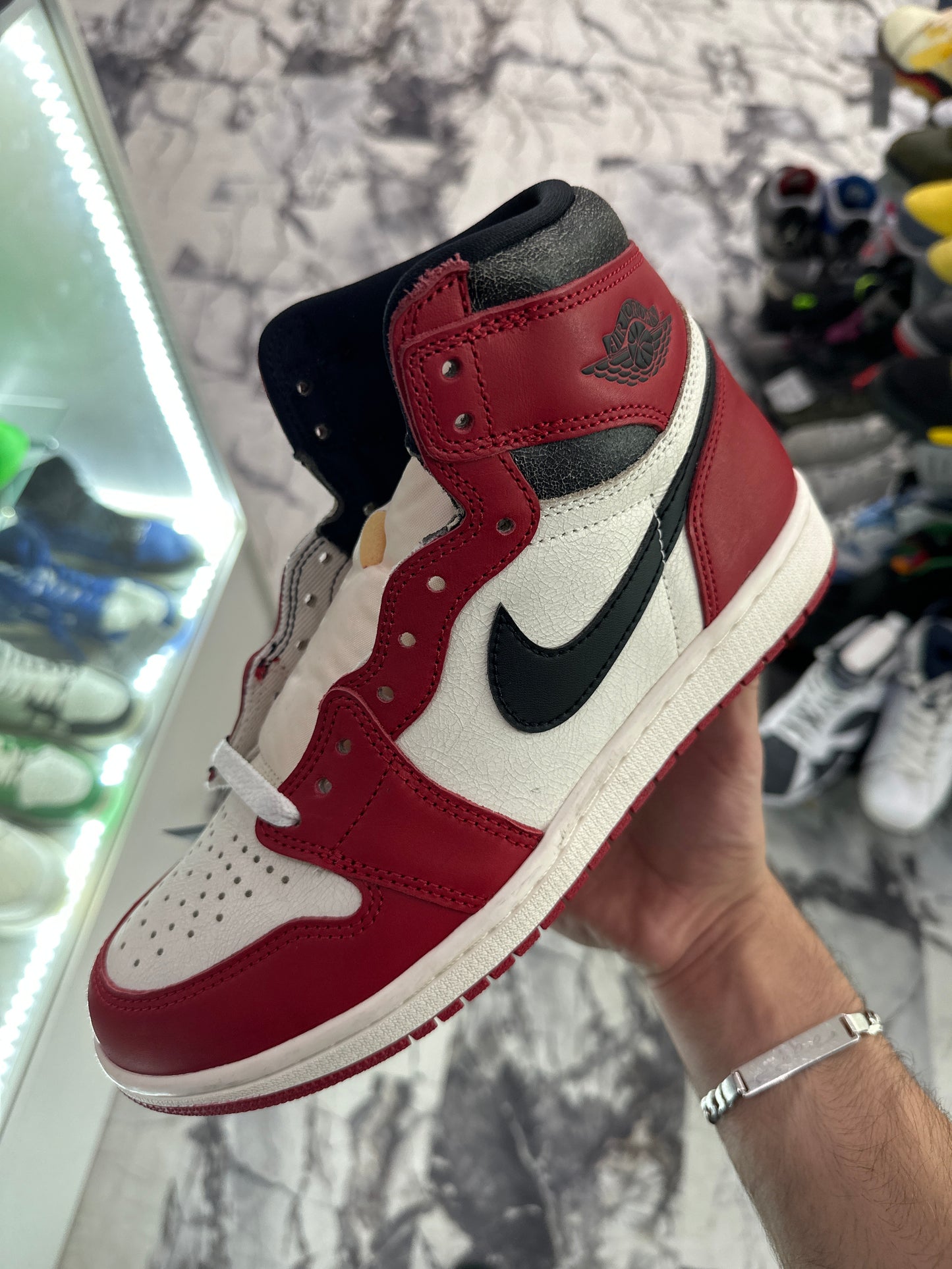 Air Jordan 1 Retro High OG Chicago Lost & Found