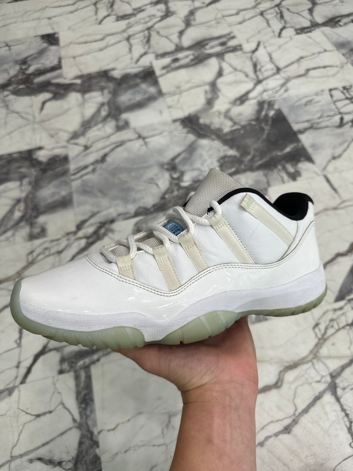 Air Jordan 11 Retro Low Legend Blue