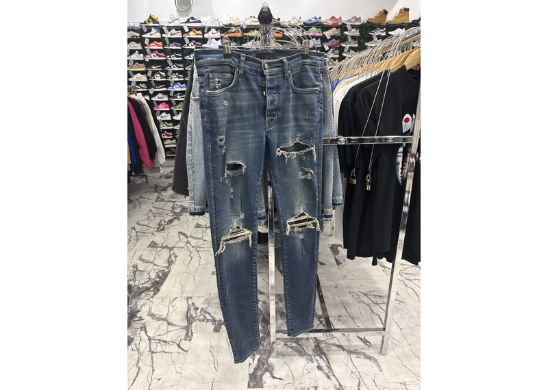 Amiri MX1 Blue Jeans Black Patch