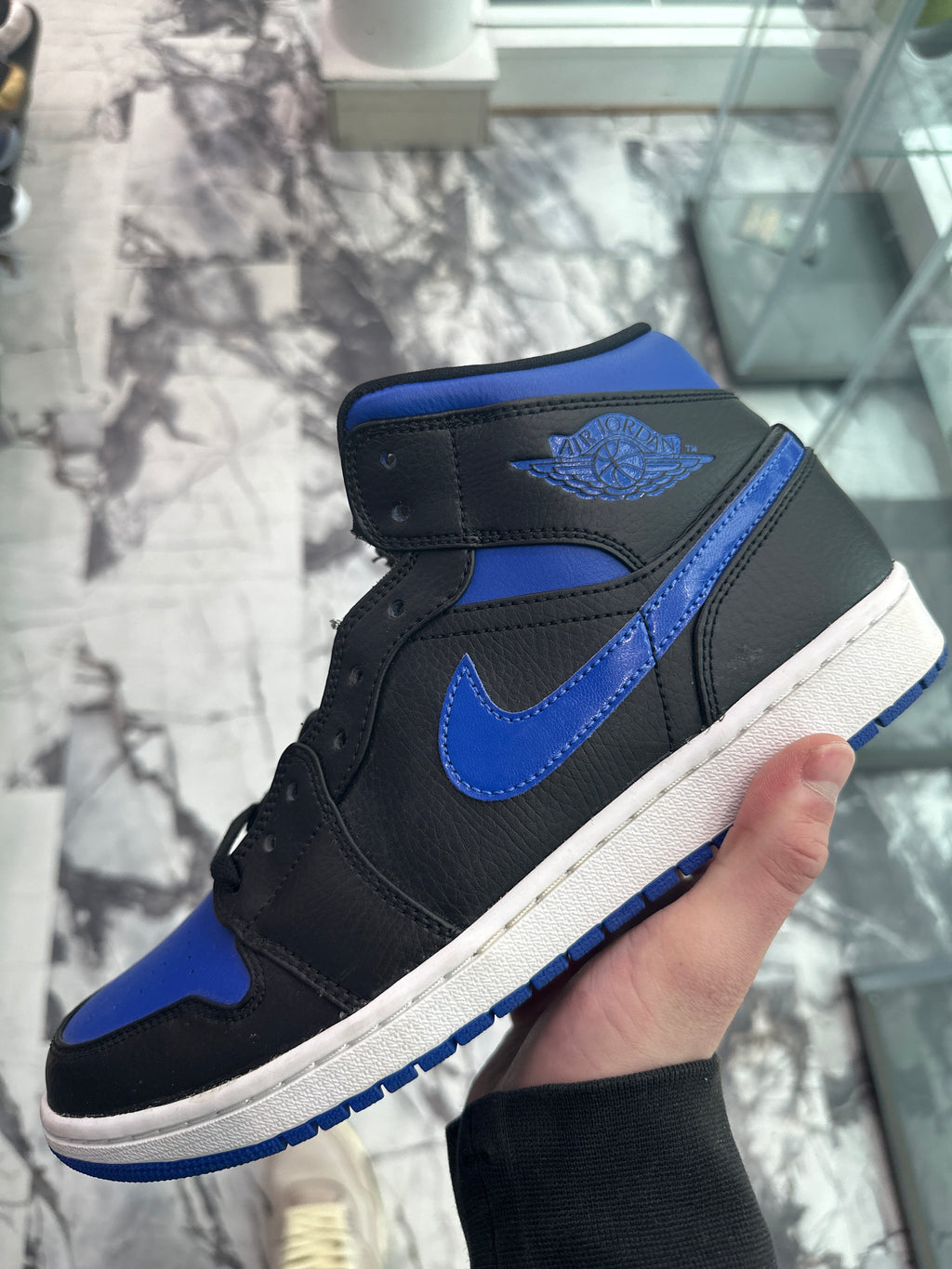 Air Jordan 1 Mid Black Hyper Royal