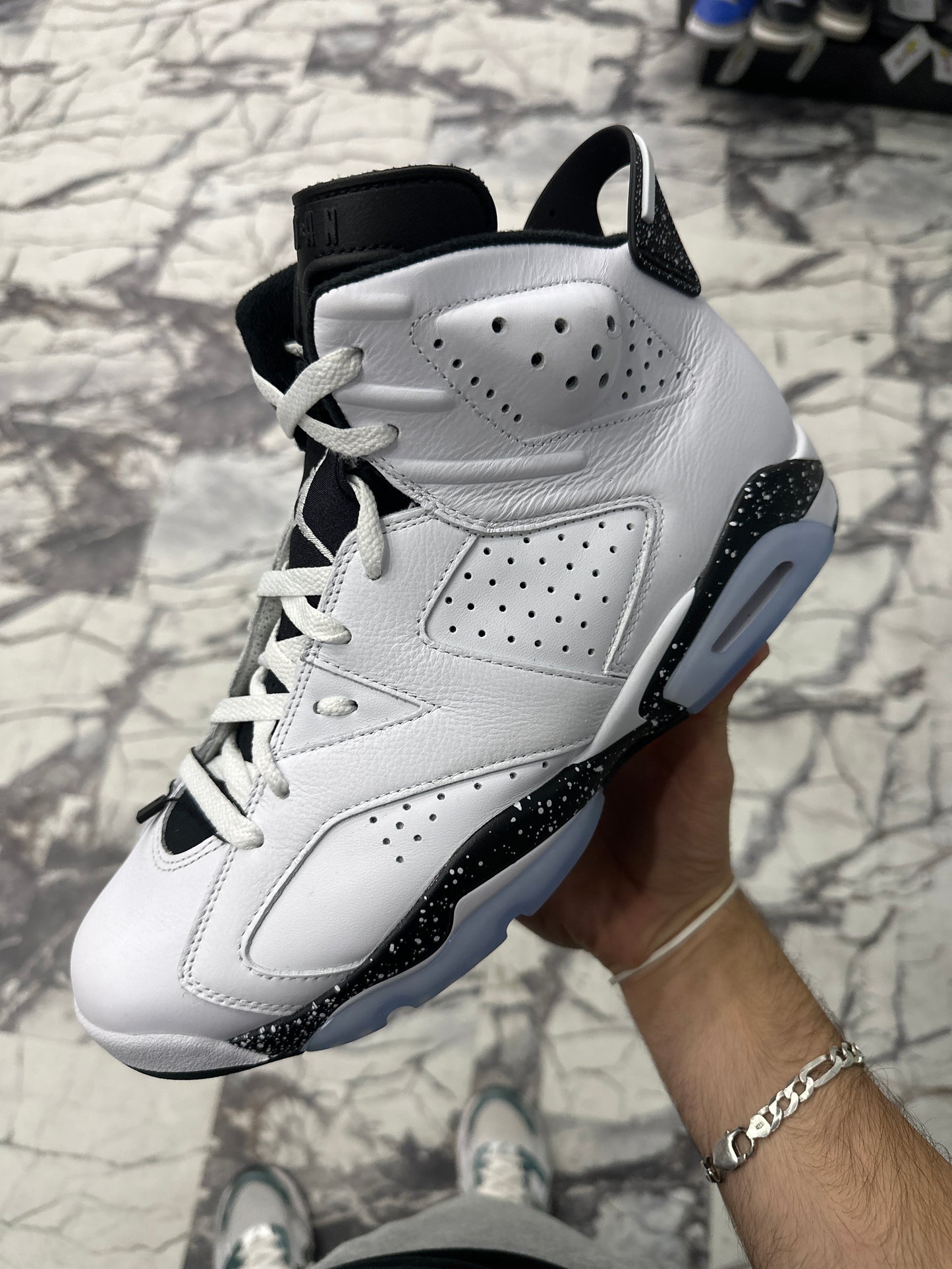 Air Jordan 6 Retro Reverse Oreo