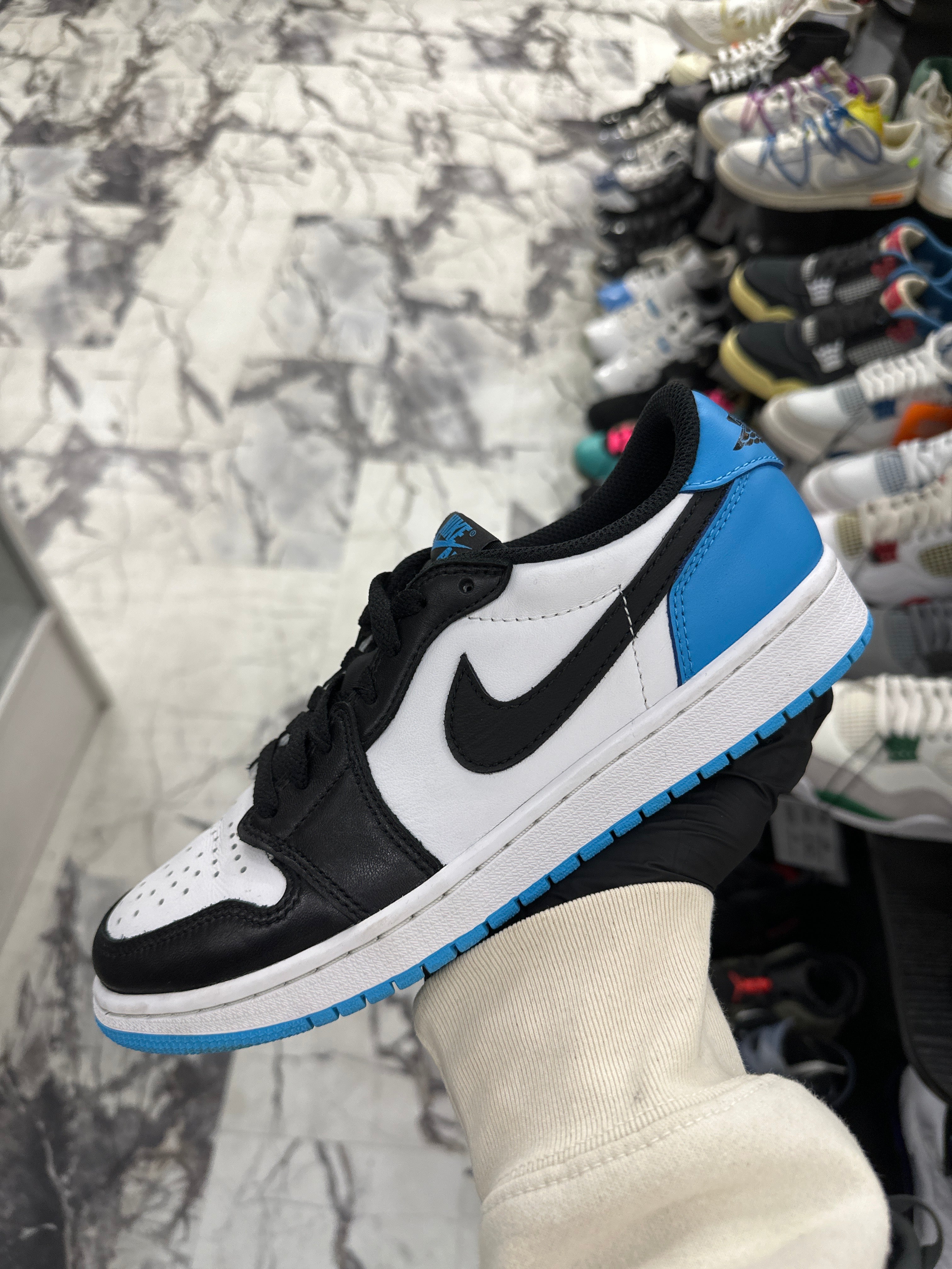 Air Jordan 1 Retro Low OG UNC