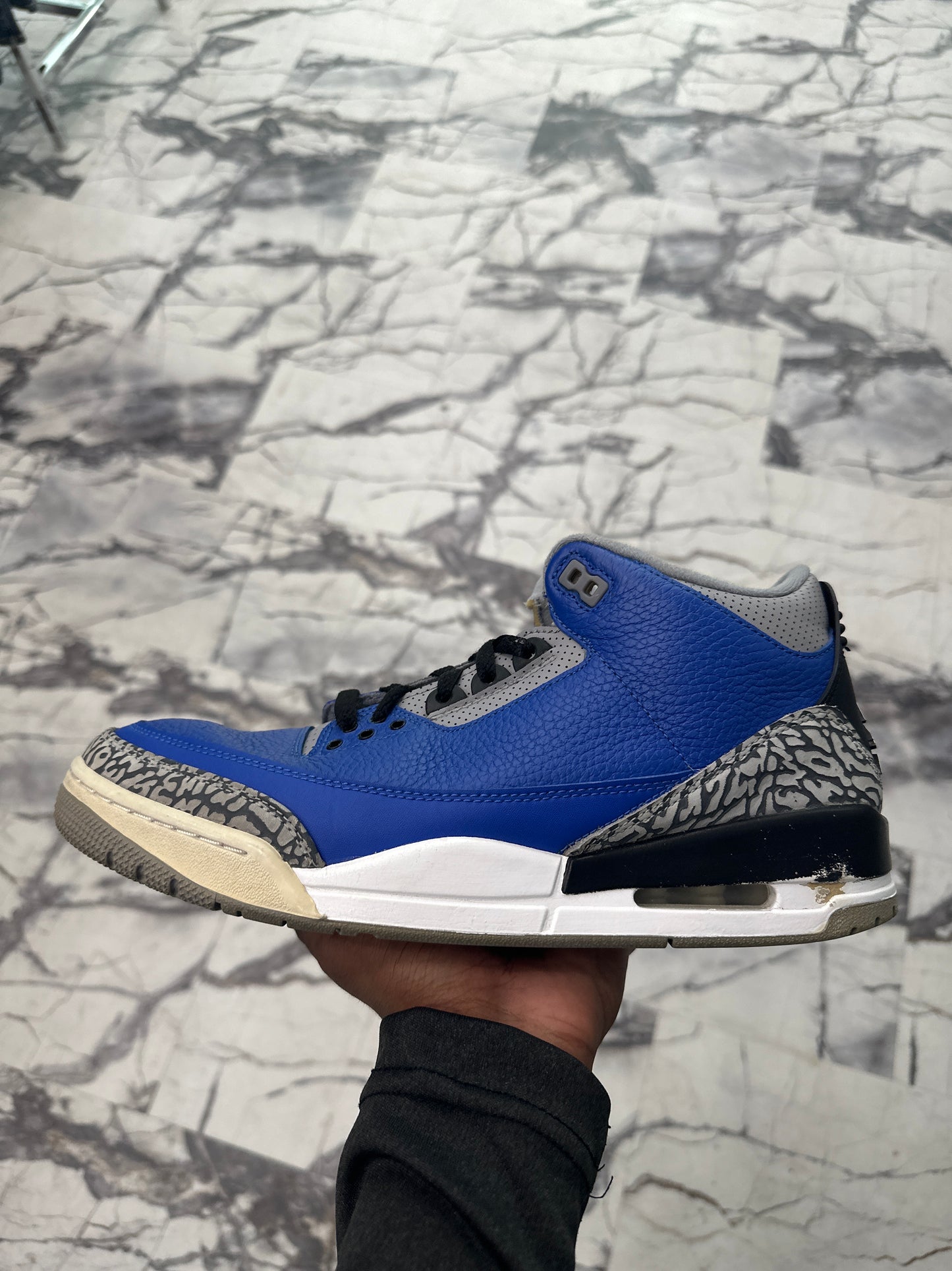 Air Jordan 3 Retro Varsity Royal