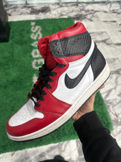 Wmns Air Jordan 1 Retro High OG Satin Red