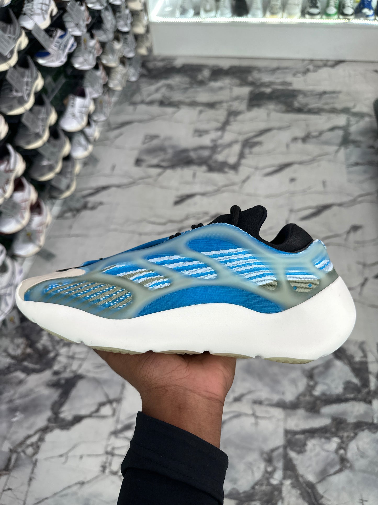 Yeezy 700 V3 Arzareth