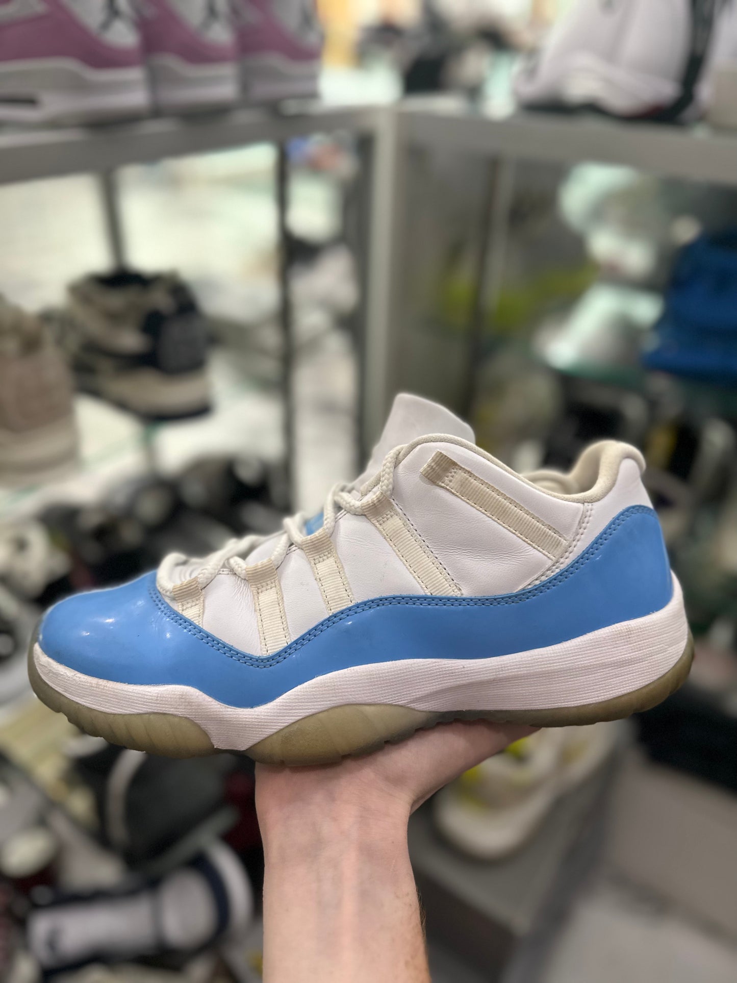 Air Jordan 11 Retro Low UNC