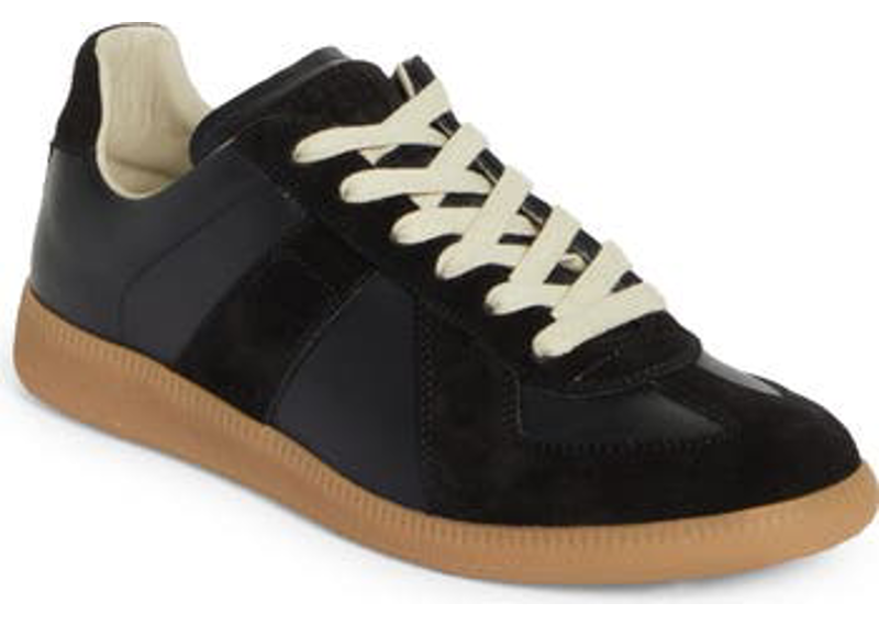 Maison Margiela Replica sneakers in black with a signature gum rubber sole